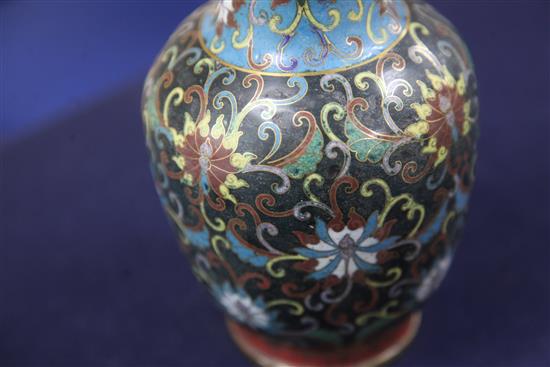 A Chinese cloisonne enamel vase, 18th/19th century, height 19cm